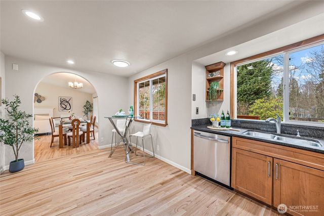 12412 NE 4th Place, Bellevue, WA 98005