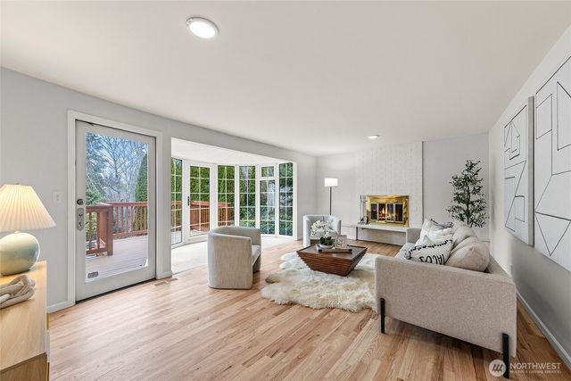 12412 NE 4th Place, Bellevue, WA 98005