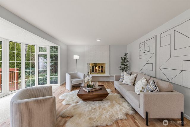 12412 NE 4th Place, Bellevue, WA 98005