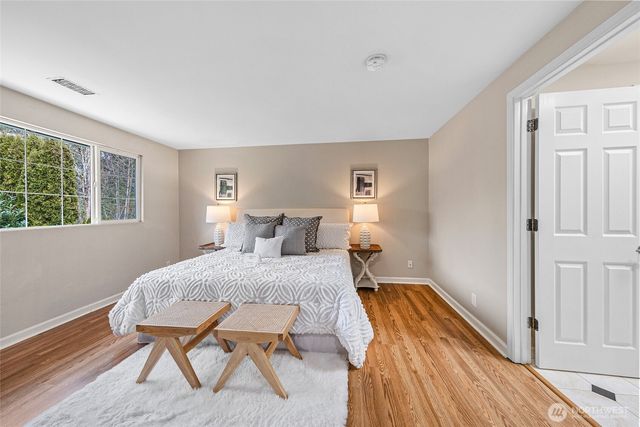 12412 NE 4th Place, Bellevue, WA 98005