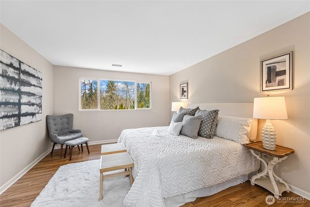 12412 NE 4th Place, Bellevue, WA 98005