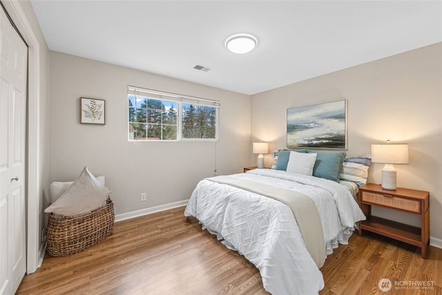 12412 NE 4th Place, Bellevue, WA 98005