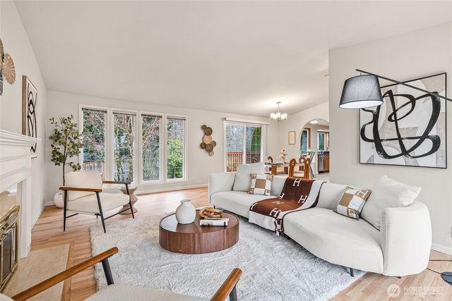 12412 NE 4th Place, Bellevue, WA 98005