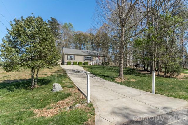 296 Stillwater Road, Troutman, NC 28166