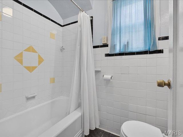 5221 Bischoff Avenue, St Louis, MO 63110