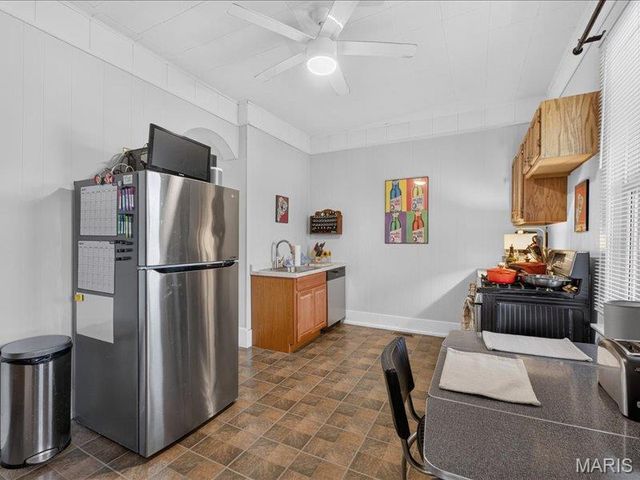 5221 Bischoff Avenue, St Louis, MO 63110
