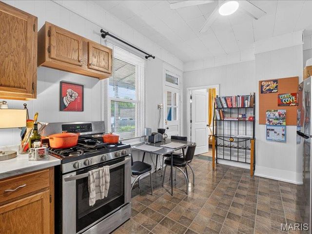 5221 Bischoff Avenue, St Louis, MO 63110