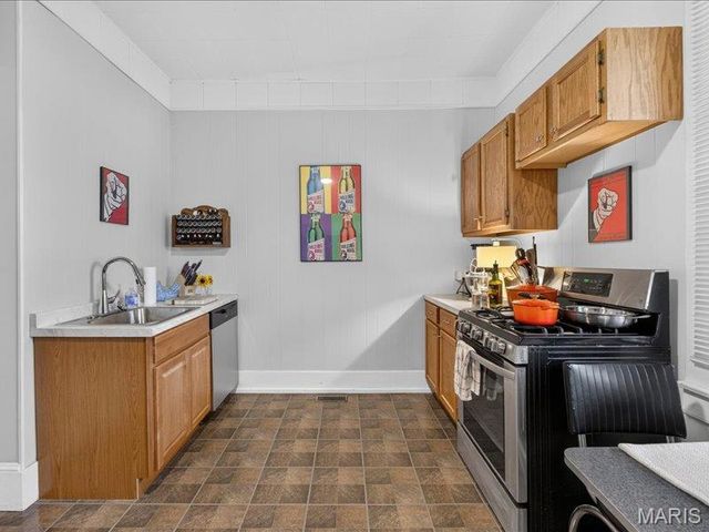 5221 Bischoff Avenue, St Louis, MO 63110