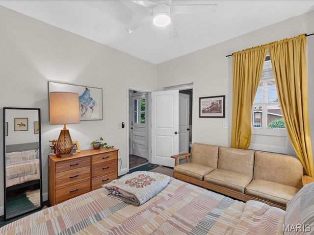 5221 Bischoff Avenue, St Louis, MO 63110