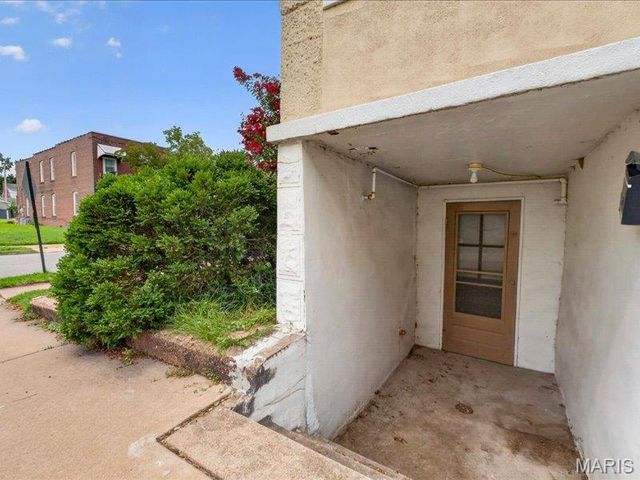 5221 Bischoff Avenue, St Louis, MO 63110