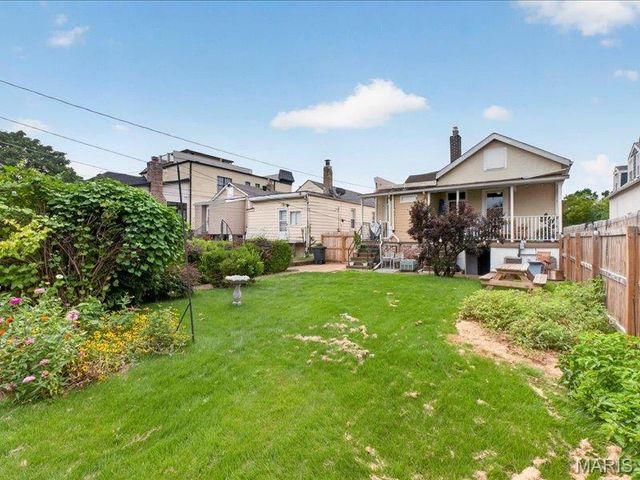 5221 Bischoff Avenue, St Louis, MO 63110