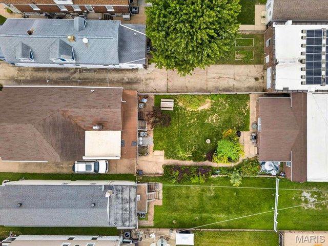 5221 Bischoff Avenue, St Louis, MO 63110