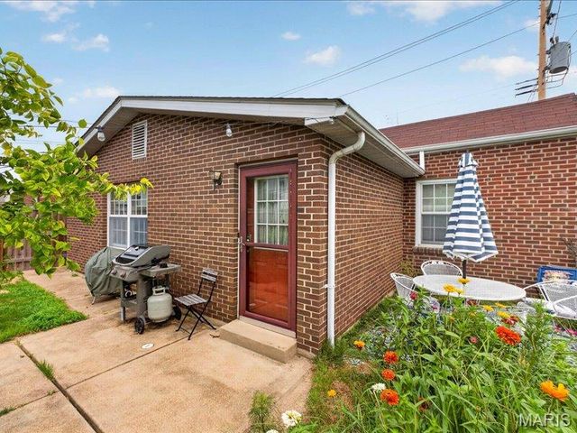 5221 Bischoff Avenue, St Louis, MO 63110