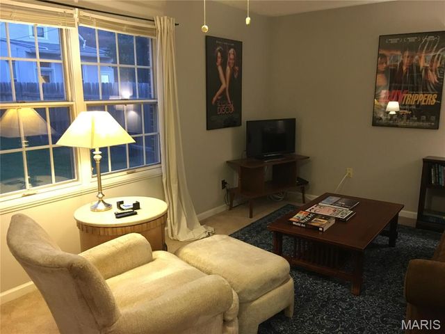 5221 Bischoff Avenue, St Louis, MO 63110