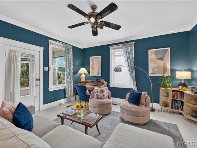 5221 Bischoff Avenue, St Louis, MO 63110