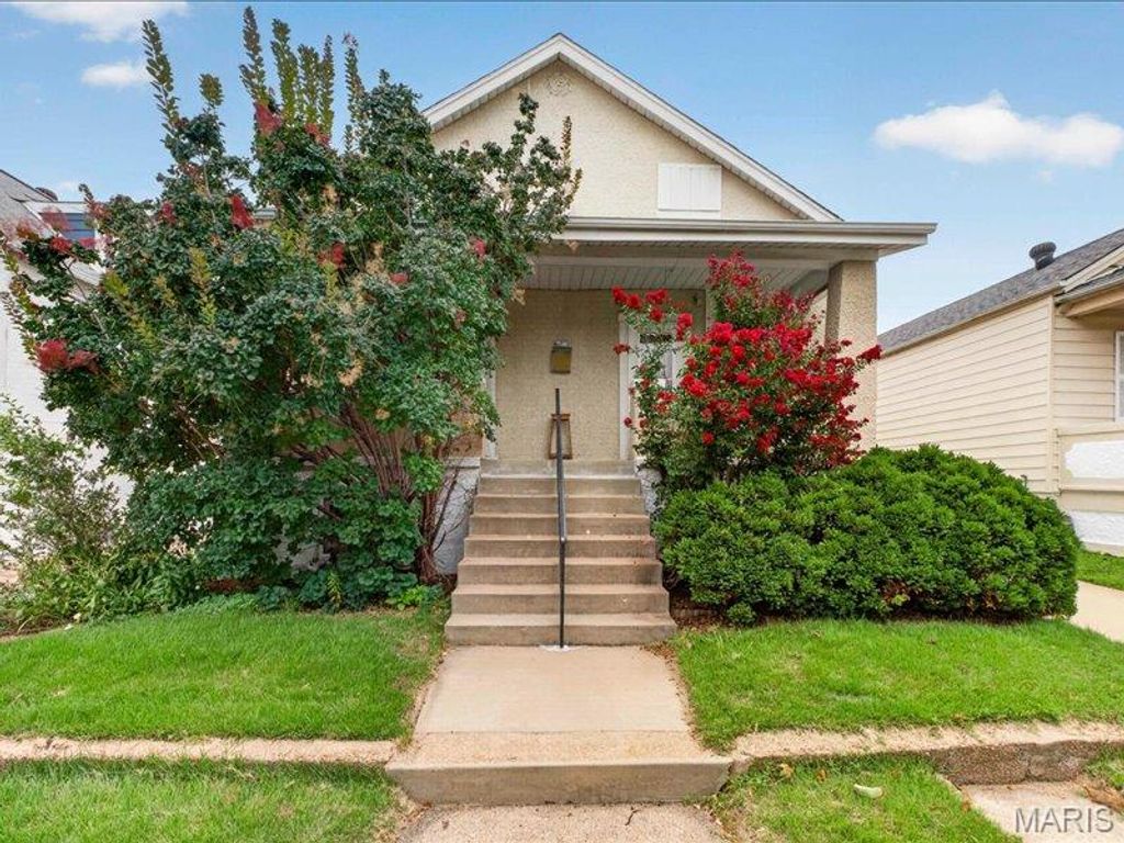5221 Bischoff Avenue, St Louis, MO 63110