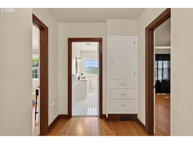 306 N STAFFORD St, Portland, OR 97217