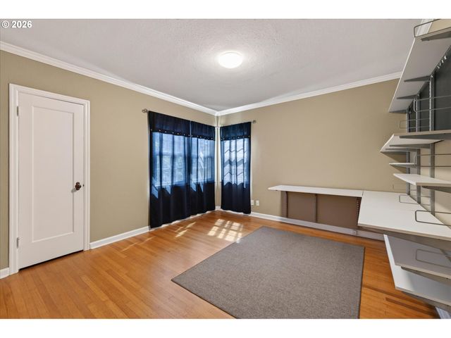 306 N STAFFORD St, Portland, OR 97217