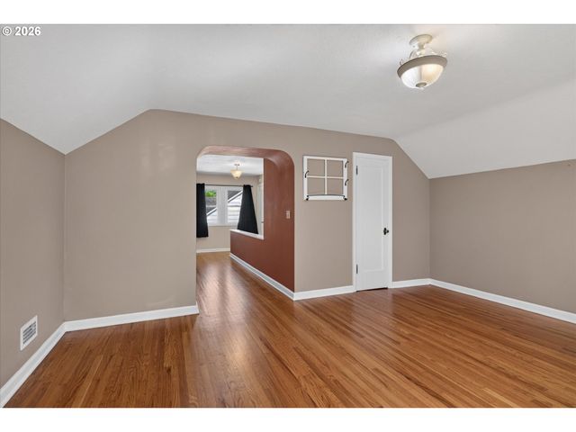 306 N STAFFORD St, Portland, OR 97217