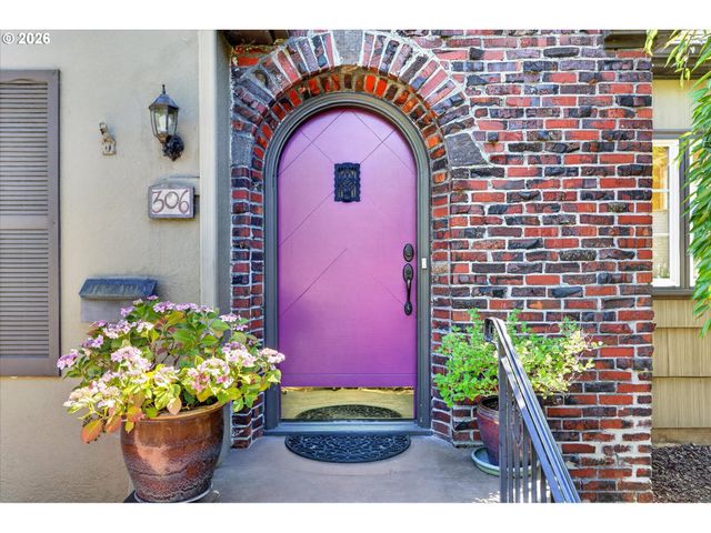306 N STAFFORD St, Portland, OR 97217