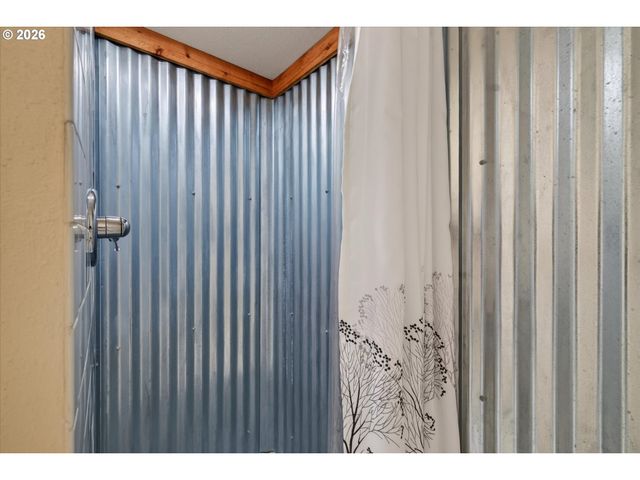 306 N STAFFORD St, Portland, OR 97217