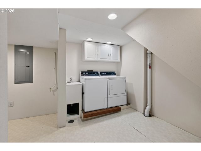 306 N STAFFORD St, Portland, OR 97217