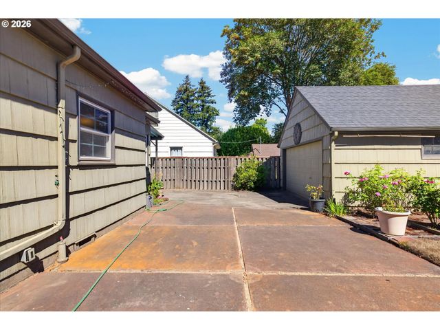 306 N STAFFORD St, Portland, OR 97217
