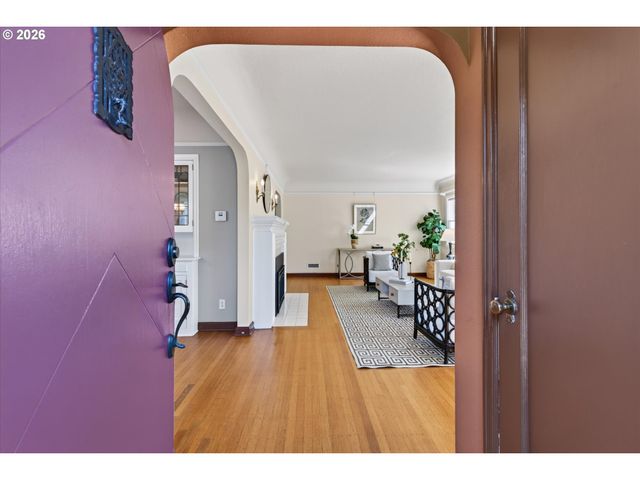 306 N STAFFORD St, Portland, OR 97217