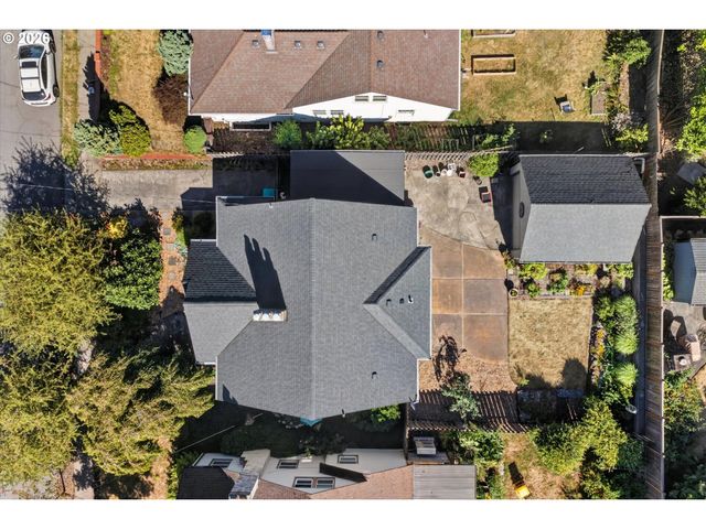 306 N STAFFORD St, Portland, OR 97217