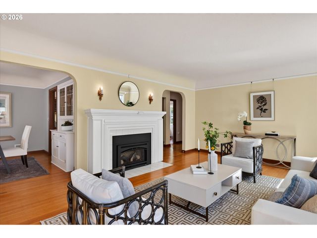 306 N STAFFORD St, Portland, OR 97217