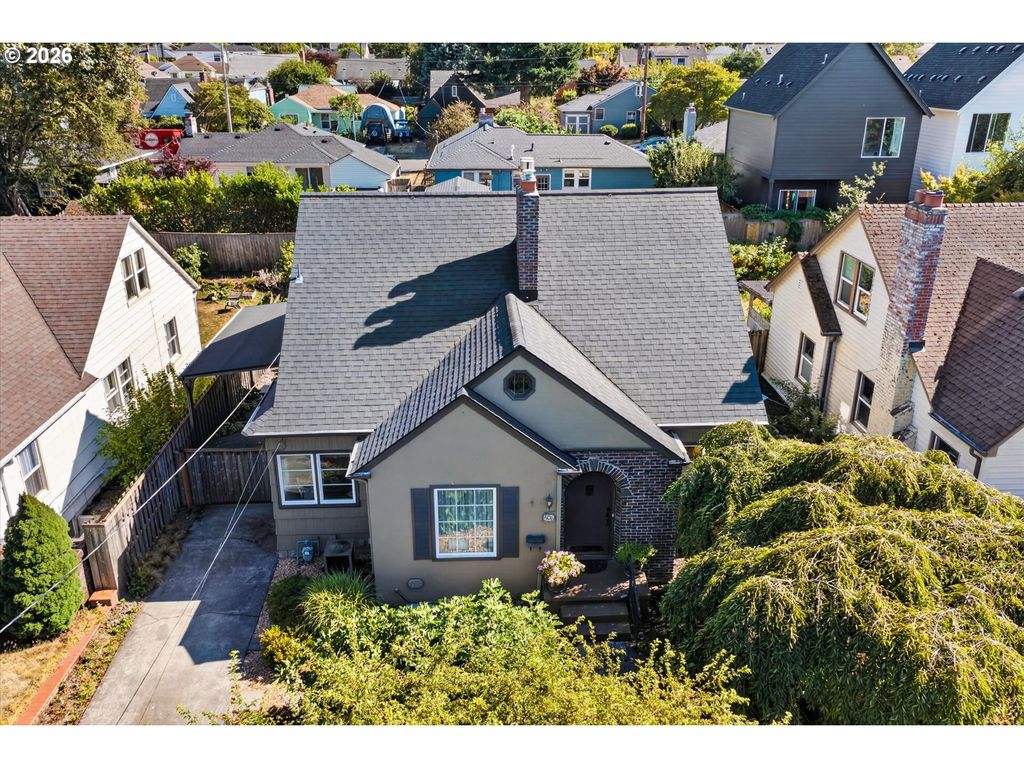 306 N STAFFORD St, Portland, OR 97217