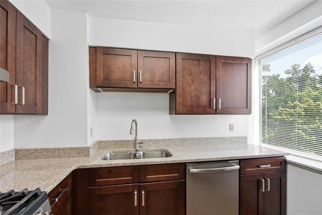 2479 Peachtree Road NE 317, Atlanta, GA 30305