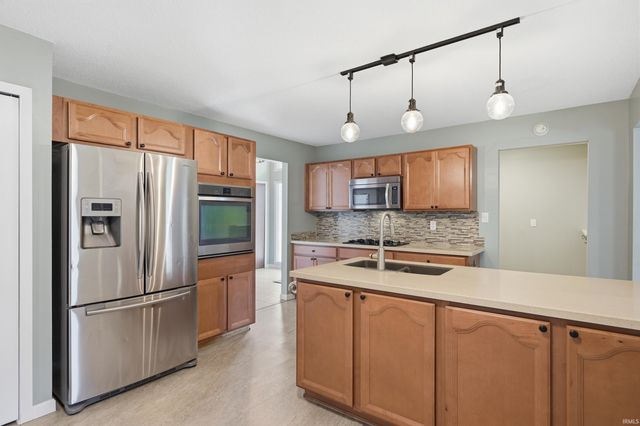 5401 N Moore Road, Muncie, IN 47304