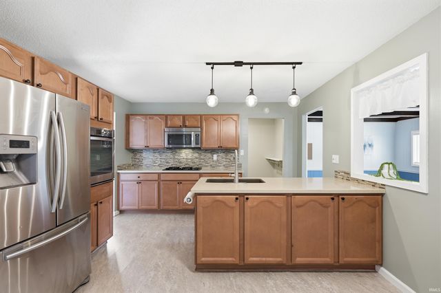 5401 N Moore Road, Muncie, IN 47304