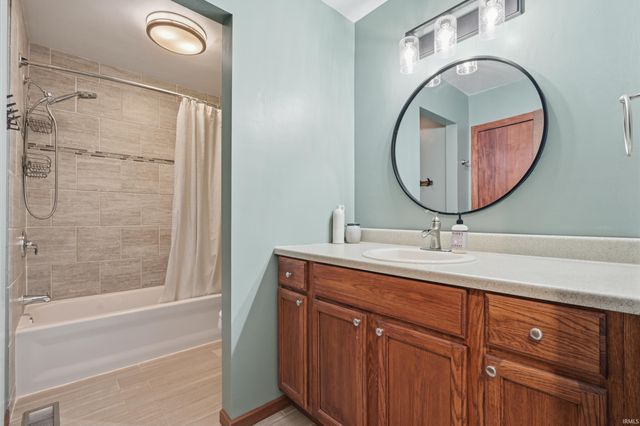 5401 N Moore Road, Muncie, IN 47304