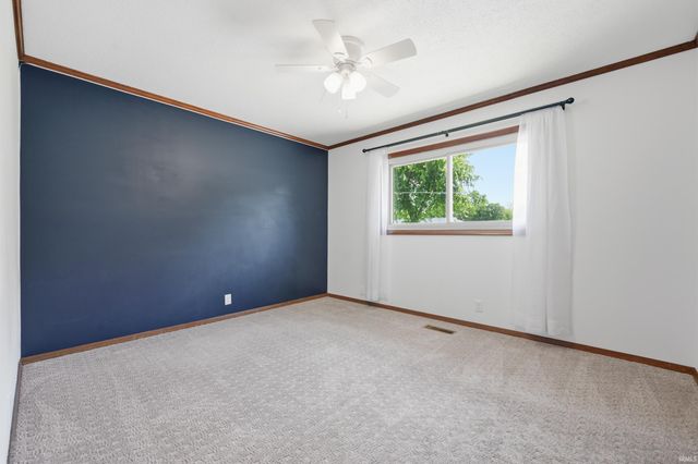 5401 N Moore Road, Muncie, IN 47304