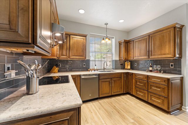 13730 Klamath Falls Drive, Houston, TX 77041