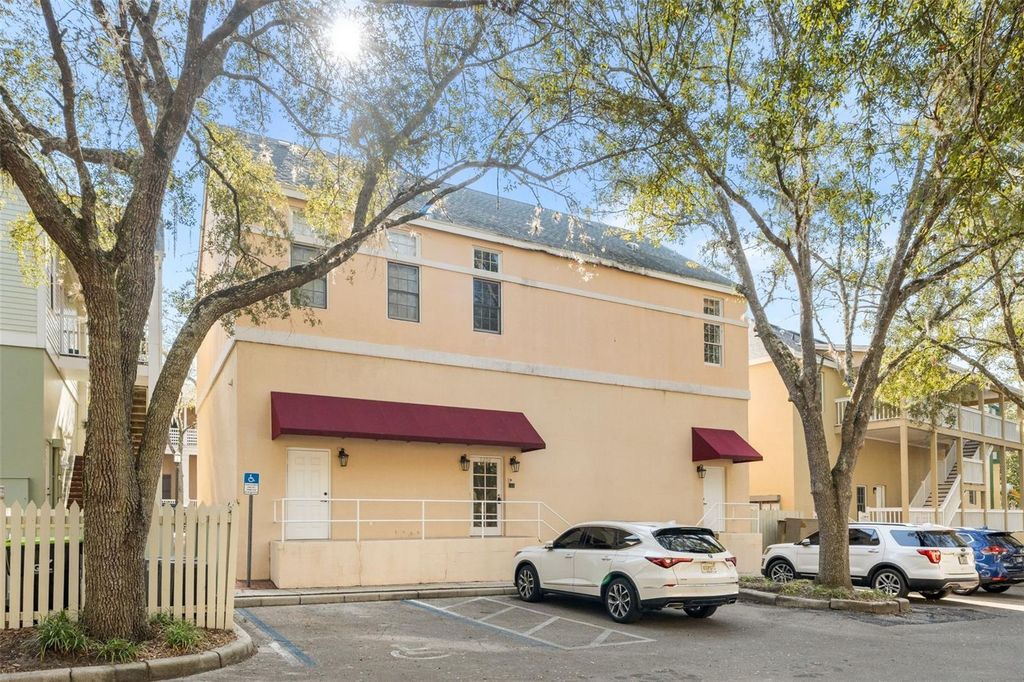 Image 25 of property listing at 5206 SW 91ST TERRACE B, Gainesville, FL 32608