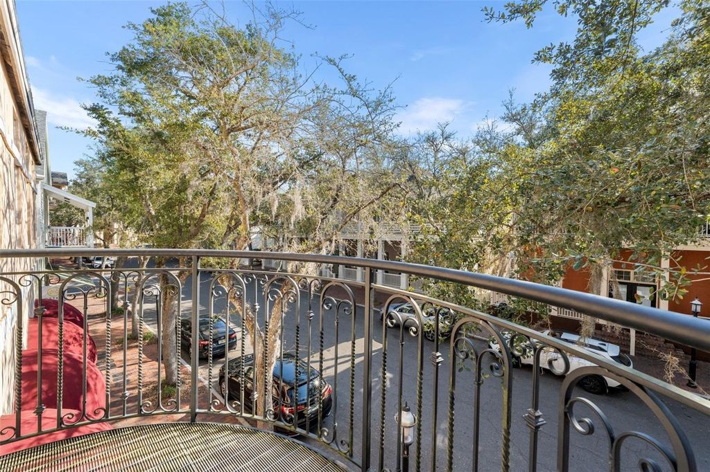 Image 4 of property listing at 5206 SW 91ST TERRACE B, Gainesville, FL 32608