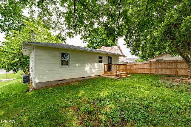 905 Grover Street, Johnson City, TN 37601
