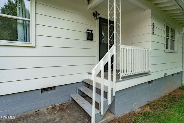 905 Grover Street, Johnson City, TN 37601
