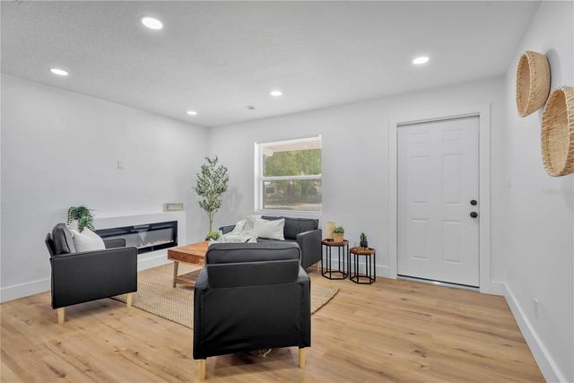 5052 JASMINE CIRCLE, St Petersburg, FL 33714