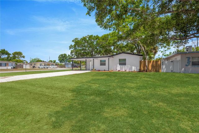 5052 JASMINE CIRCLE, St Petersburg, FL 33714