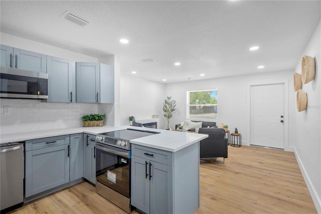 5052 JASMINE CIRCLE, St Petersburg, FL 33714