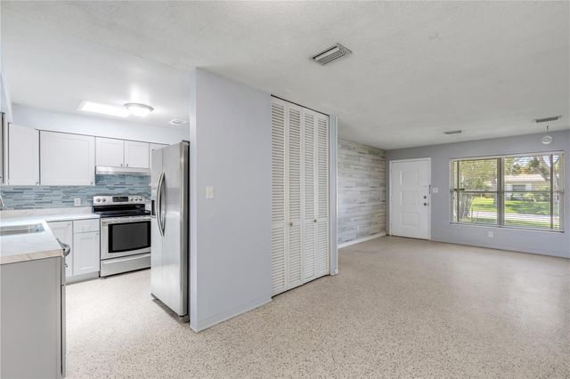 592 BROOK CIRCLE, South Daytona, FL 32119