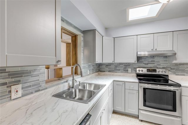 592 BROOK CIRCLE, South Daytona, FL 32119