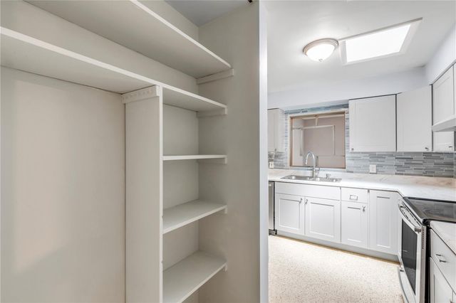 592 BROOK CIRCLE, South Daytona, FL 32119