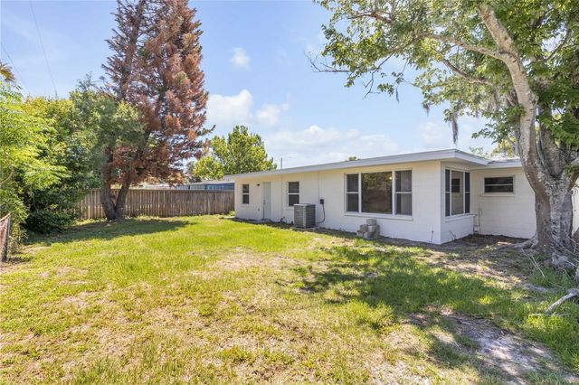 592 BROOK CIRCLE, South Daytona, FL 32119