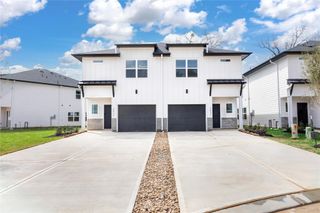1993 Longmire Villas Court, Conroe, TX 77304
