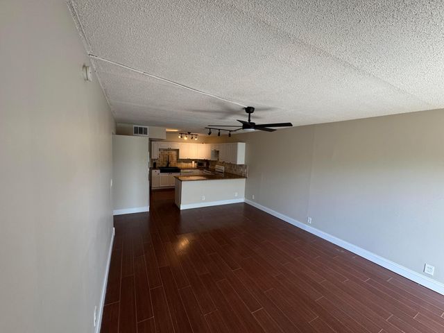 725 Hummingbird Way 210, North Palm Beach, FL 33408